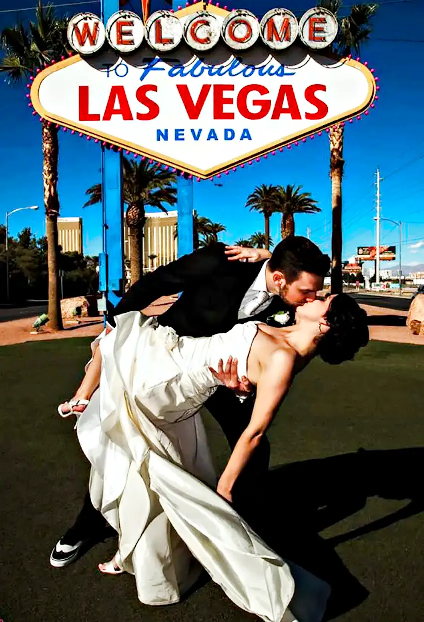 Las vegas sign wedding